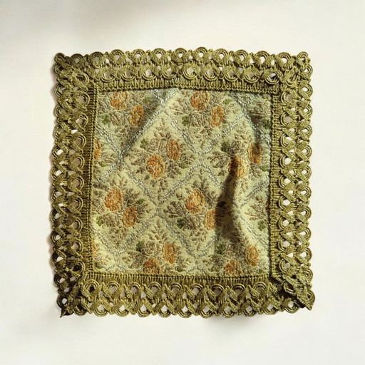 Vintage Platzdeckchen mit Blumenmuster & goldenem Rand – 70er/80er Jahre, 20x20 cm