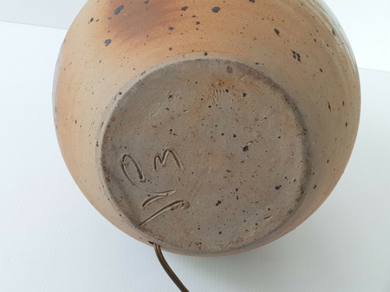 Image 1 of Vintage tafellamp uit de jaren 70 van steengoed met verzonken signatuur, jaren 70