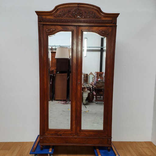 Armoire ancienne vintage, penderie, dressing. Bois