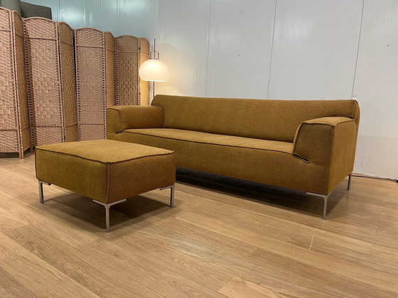 Image 1 of Neues Polsterdesign, ab Lager verfügbar: Bloq 3-Sitzer in Ockergelb