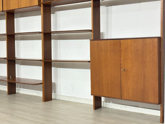 Modulares Mid-Century Wandregal von Interna-Peter Pedrides / Teak-Regalsystem 60er Jahre – Wood (photo 19 of 21)