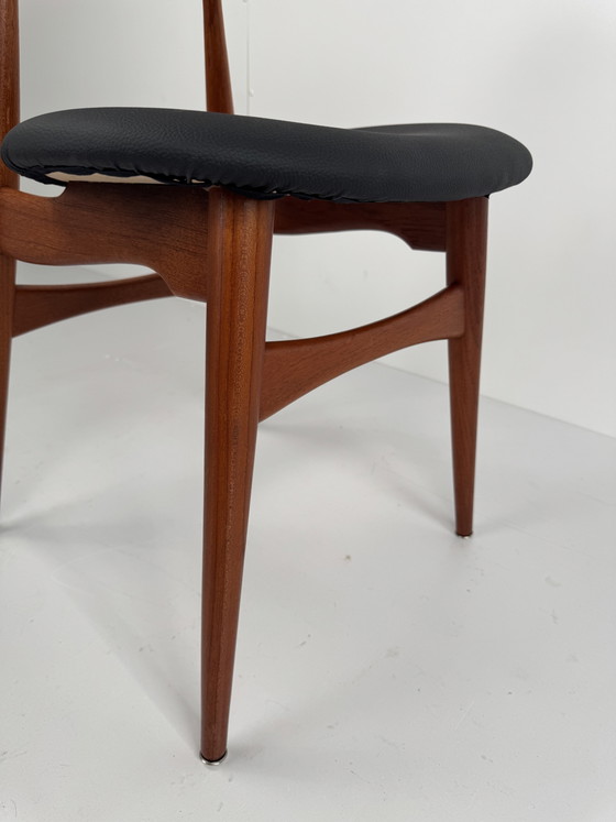 Image 1 of Set van 4 CH33 eetkamerstoelen, Hans J. Wegner, Denemarken, jaren 1950
