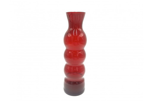 Vase en verre rouge "bonhomme de neige" par K. Krawczyk, 1970