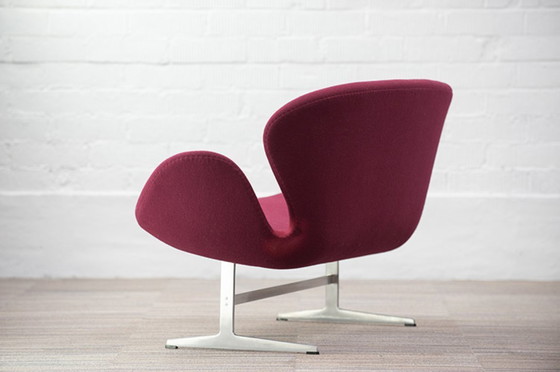 Image 1 of Fritz Hansen Schwanen-Sofa, 2-Sitzer
