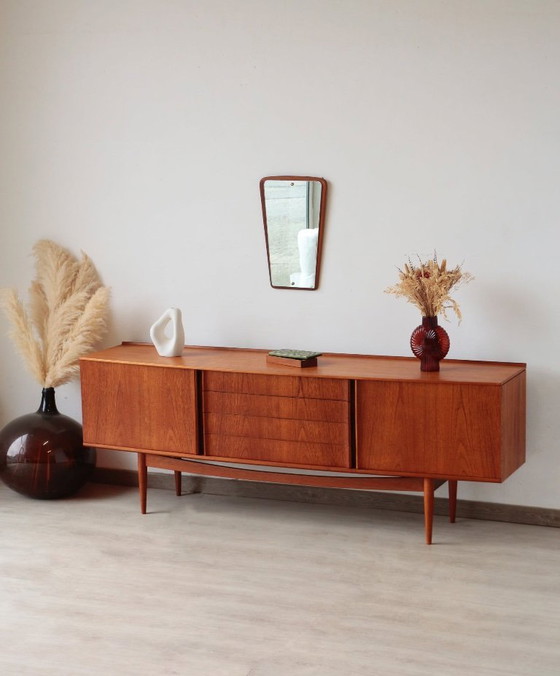 Image 1 of Aparador - White & Newton