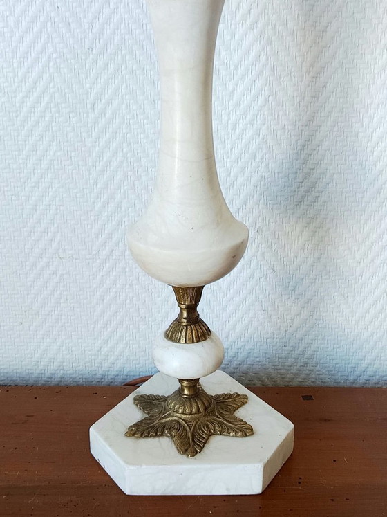 Lámpara de alabastro, dorado y conchas – Lámparas de mesa, Marble, Vintage (photo 8 of 11)