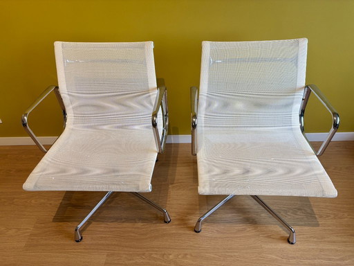set di 2 sedie in alluminio VITRA EA108 di Eames