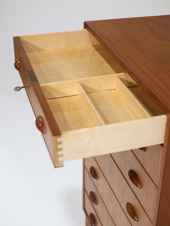 Image 1 of Commode haute étroite en teck avec étagère à chaussures, style danois vintage.