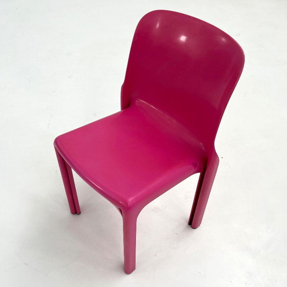 Pink Selene Chair by Vico Magistretti for Artemide, 1984 – Dining chairs, Plastic (photo 6 of 10)