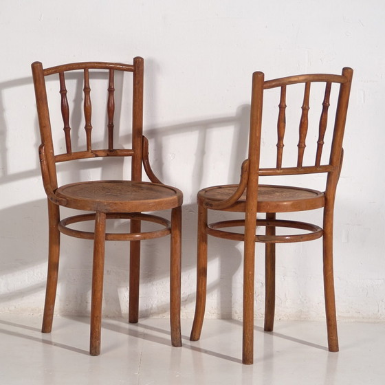 Antique Thonet chairs with engraved seat (c.1920). Set of two pieces #1 – Dining chairs (photo 8 of 10)