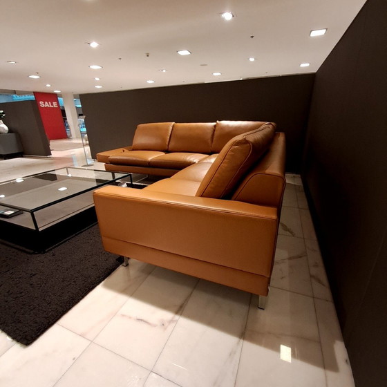 Image 1 of Sofá esquinero con base abierta Jori Tigra