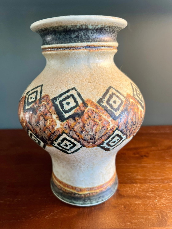 Beautiful Mid Century Vase by BAY with design number 534/25. A perfect addition to your 50s-60s vase (photo 5 of 6)