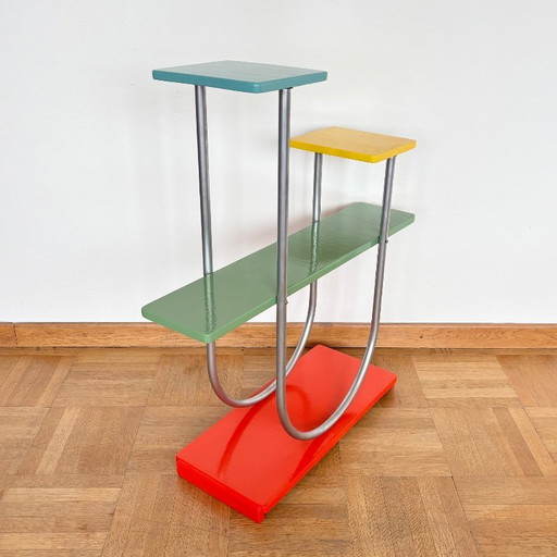 Functionalist plant stand