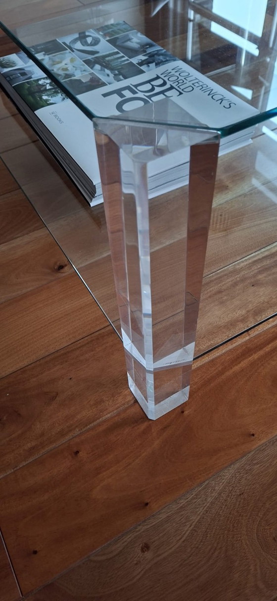 Image 1 of Tavolino da caffè minimalista in vetro