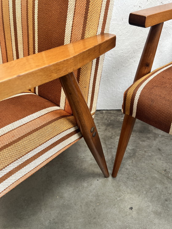 Image 1 of Deux fauteuils vintage en bois avec tissu rayé, 1970