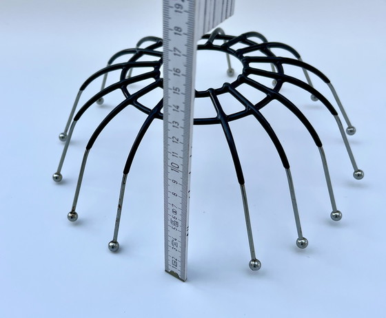 Image 1 of Fruttiera scultorea in metallo – Mid-Century Modern, circa anni '60/'70