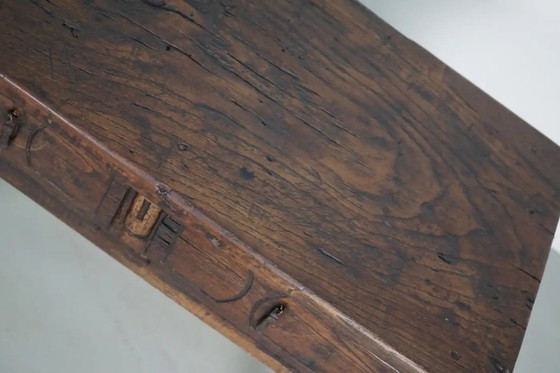 Image 1 of Antiker spanischer Beistelltisch/Konsolentisch im Landhausstil aus Kastanienholz, 18. Jahrhundert