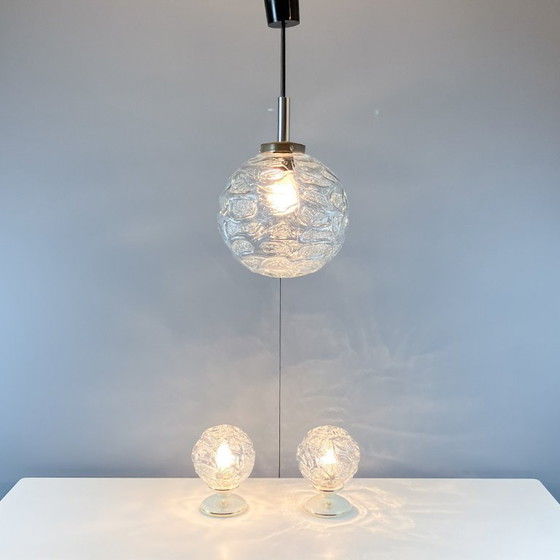 Image 1 of Ensemble de deux lampes de chevet et une suspension de Graebe, abat-jour en verre, années 1960
