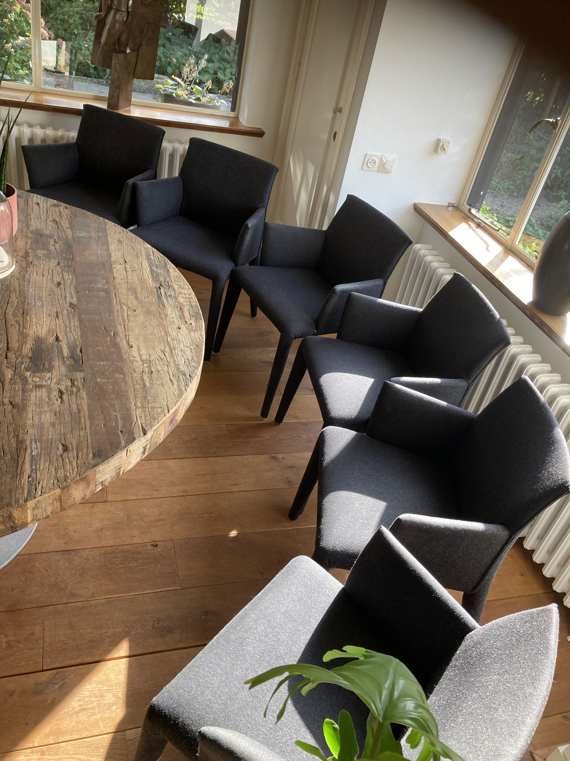 6x B&B Italia Vol au vent chairs | €2,500 | Whoppah