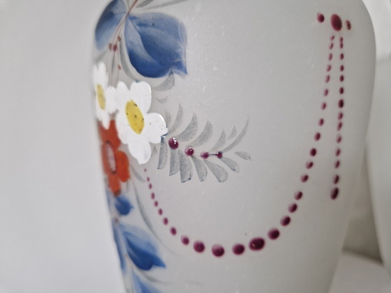 Image 1 of Paire de vases anciens - Verre satiné de Bohême / Style Bristol (vers 1900) - Couple peint à la main (pendentif)