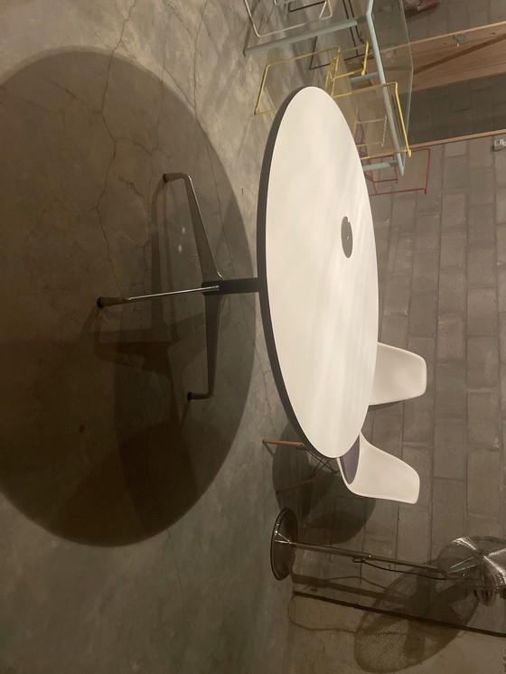 Image 1 of Originele Charles Eames witte vergadertafel Vitra