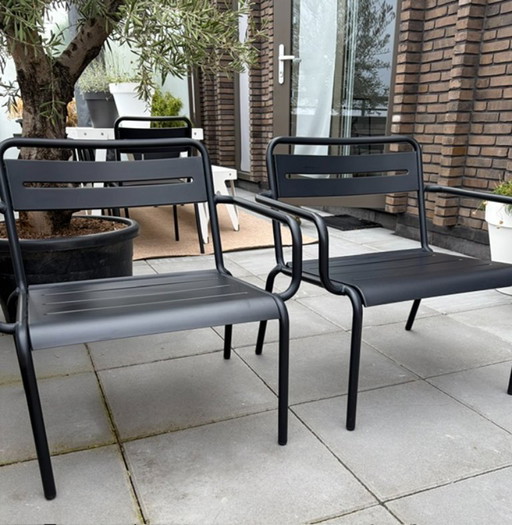 2 fauteuils lounge EMU Star noirs + coussins magnétiques