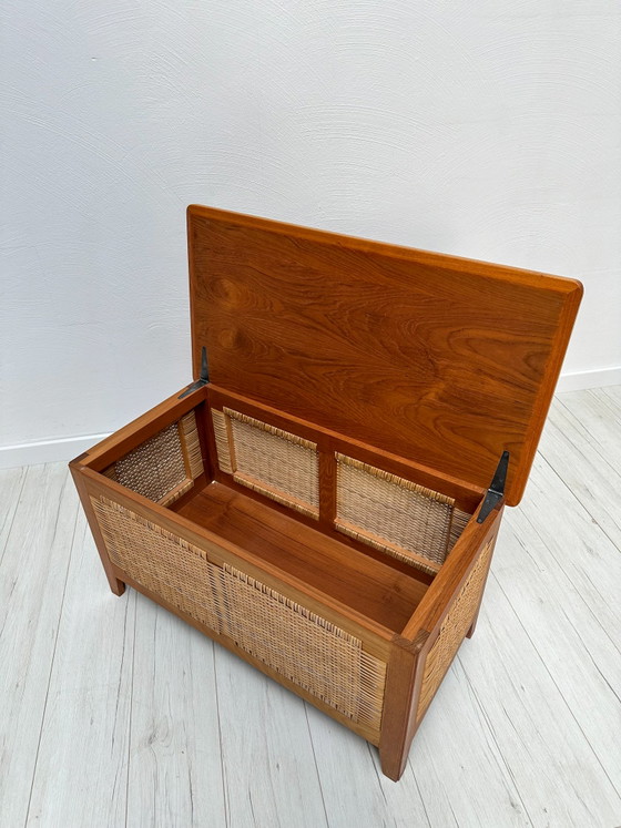 Image 1 of Cassapanca/panca contenitore vintage danese in teak degli anni '60, disegnata da Kai Winding per Poul Hundevad.