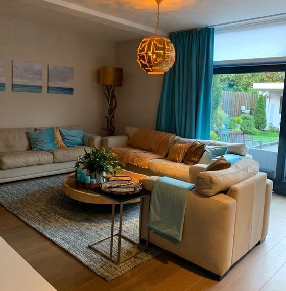 Image 1 of 🛋️ Conjunto de 3 sofás de piel de ante – muy cómodos, con cojines de respaldo de plumas – 1.400 € (en conjunto)