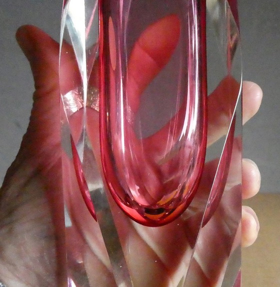 Image 1 of Vase aus Murano Glas, Überfangglas, facettiert geschliffen, mit Label, Italien 1960er