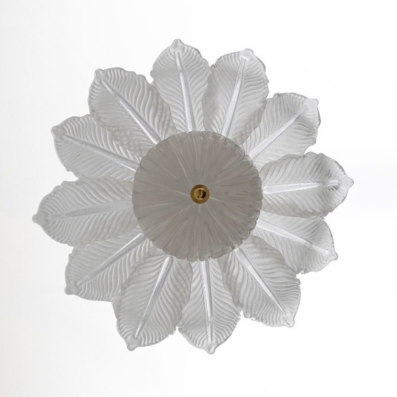 Plafoniera in vetro di Murano con petali di vetro bianco a forma di fiore – Lampade a sospensione (photo 6 of 8)
