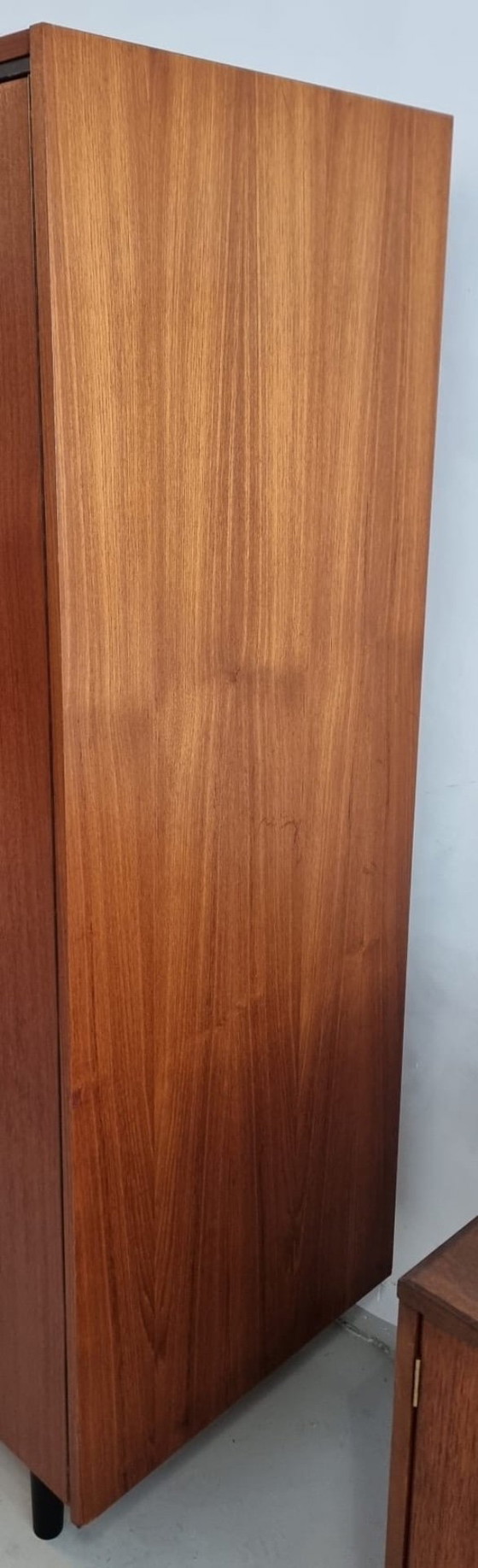 Armoire Mid Century – Wood (photo 21 of 23)