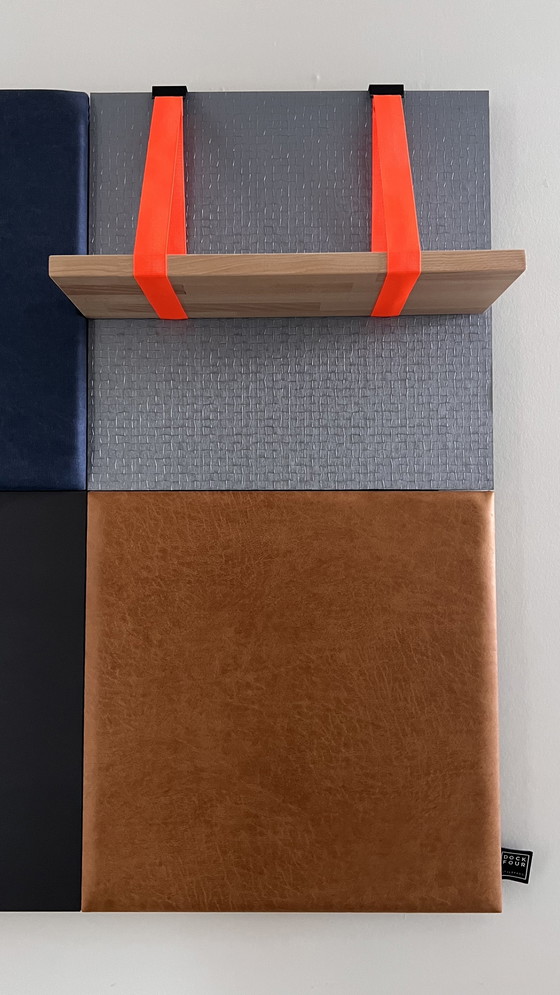 Image 1 of Paneles de pared Dock Four (8) con sistema de montaje y estantes.