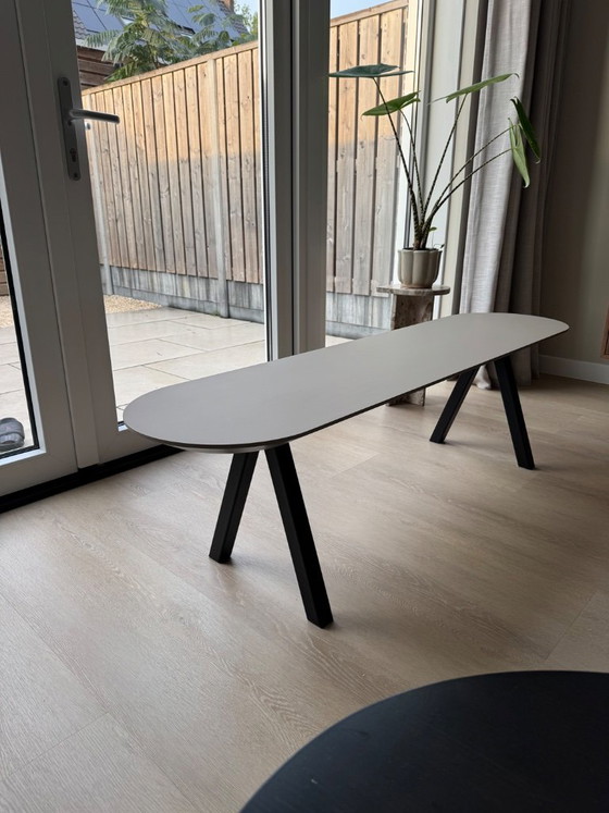 Panca moderna con rivestimento tessile color crema, Studio Henk, Panche, Metallo (foto 3 di 5)