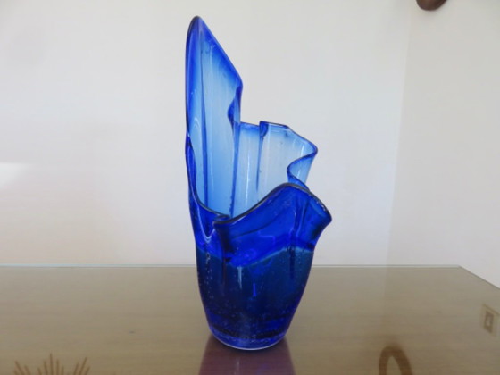 Grand vase "Mouchoir" en verre soufflé bleu cobalt, années 60 – Glass (photo 12 of 14)