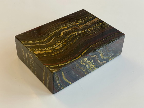 Image 1 of Box aus Tigereisen