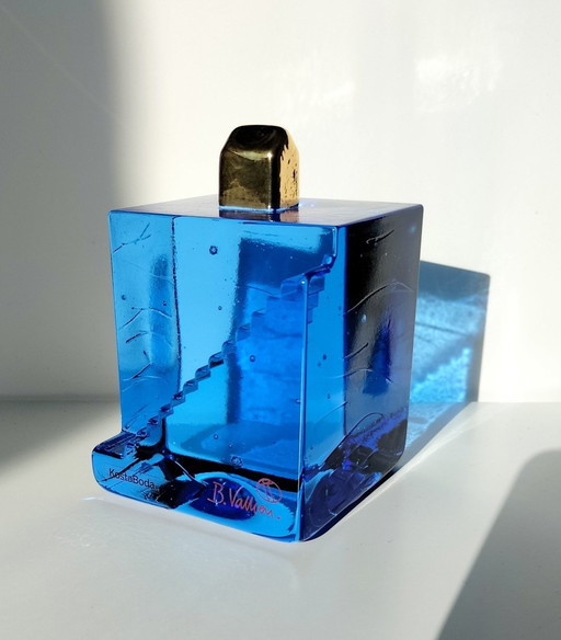 Sculpture en verre Kosta Boda "Escalier de la forteresse" de Bertil Vallien