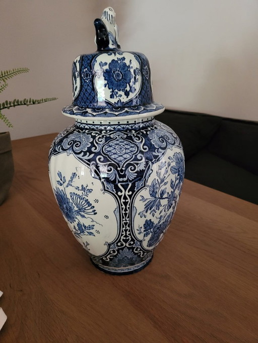 Vase Royal Sphinx Maastricht Delftware