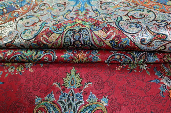 Image 1 of Oosters handgemaakt tafelkleed, zeer fijn vervaardigd uit zijden draden, 100 x 100 cm