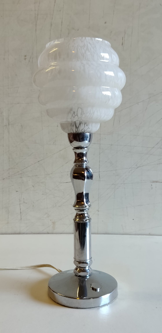 Lámpara de mesa de metal cromado con globo de cristal de Clichy - Mediados del siglo XX – Lámparas de mesa (photo 4 of 10)