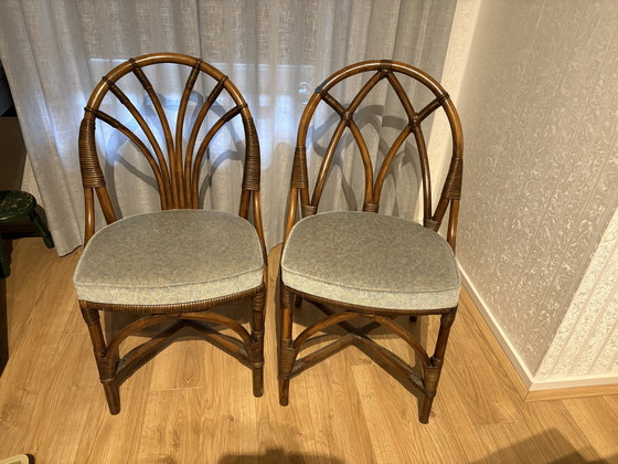 Image 1 of Deux chaises Angraves « Invicta » originales en rotin à dossier en éventail, comme neuves, années 1970.