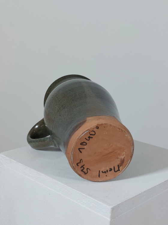 Image 1 of Vintage vaas met handvat en glazuur uit het midden van de vorige eeuw, in landhuisstijl.