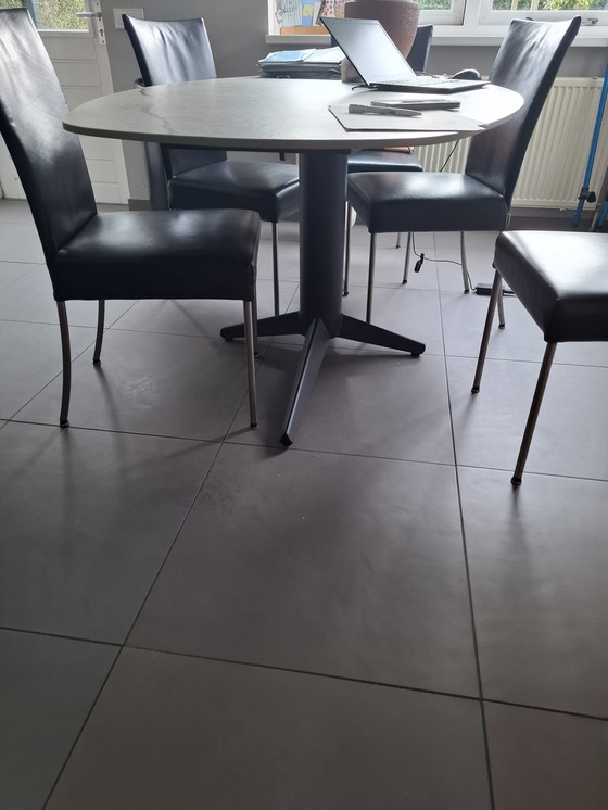 Image 1 of Table du Sud, table de salle à manger ovale en céramique danoise.