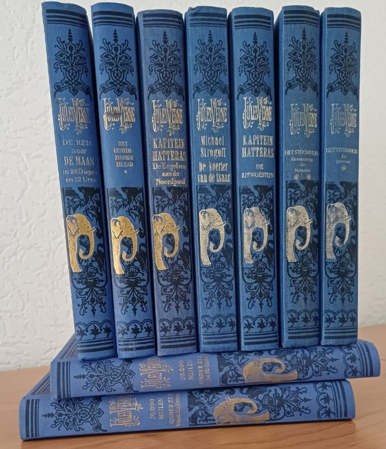 Libri di Jules Verne | 9 Copertine Rigide in Lino Blu | Libri d'Avventura Classici | Collezione | 028 (photo 5 of 6)