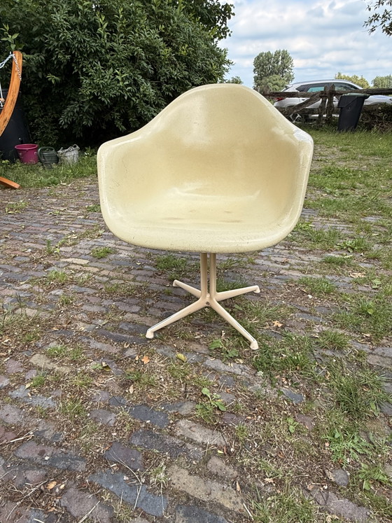 Image 1 of Eames RE DAL for sale, 4 pieces, cream colored