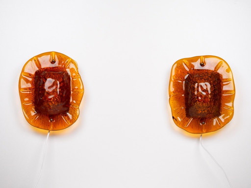 Paire de deux appliques murales danoises à médaillon, par Vitrika, années 1960