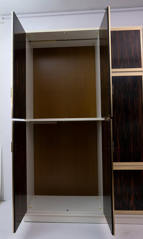 Image 1 of Armadio in ottone e noce di Luciano Frigerio, anni Settanta, della modernità di metà secolo.