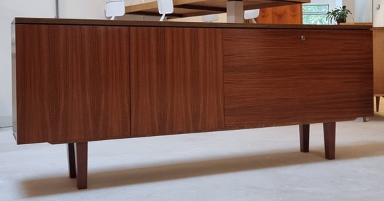 Buffet bas des années 70 – Bois (photo 3 of 17)