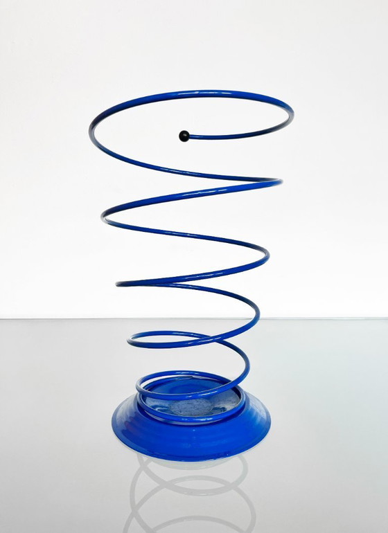 Image 1 of Vintage 80s blauwkleurige spiraalvormige paraplubak