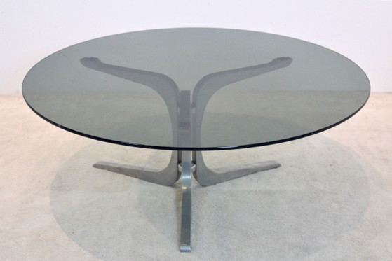 Artifort Ronde Salontafel van gerookt glas en aluminium, Koffietafelboeken (foto 5 van 7)