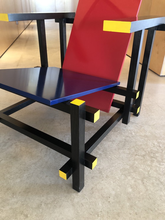Image 1 of Cassina Rietveld 635 Chaise design rouge et bleue